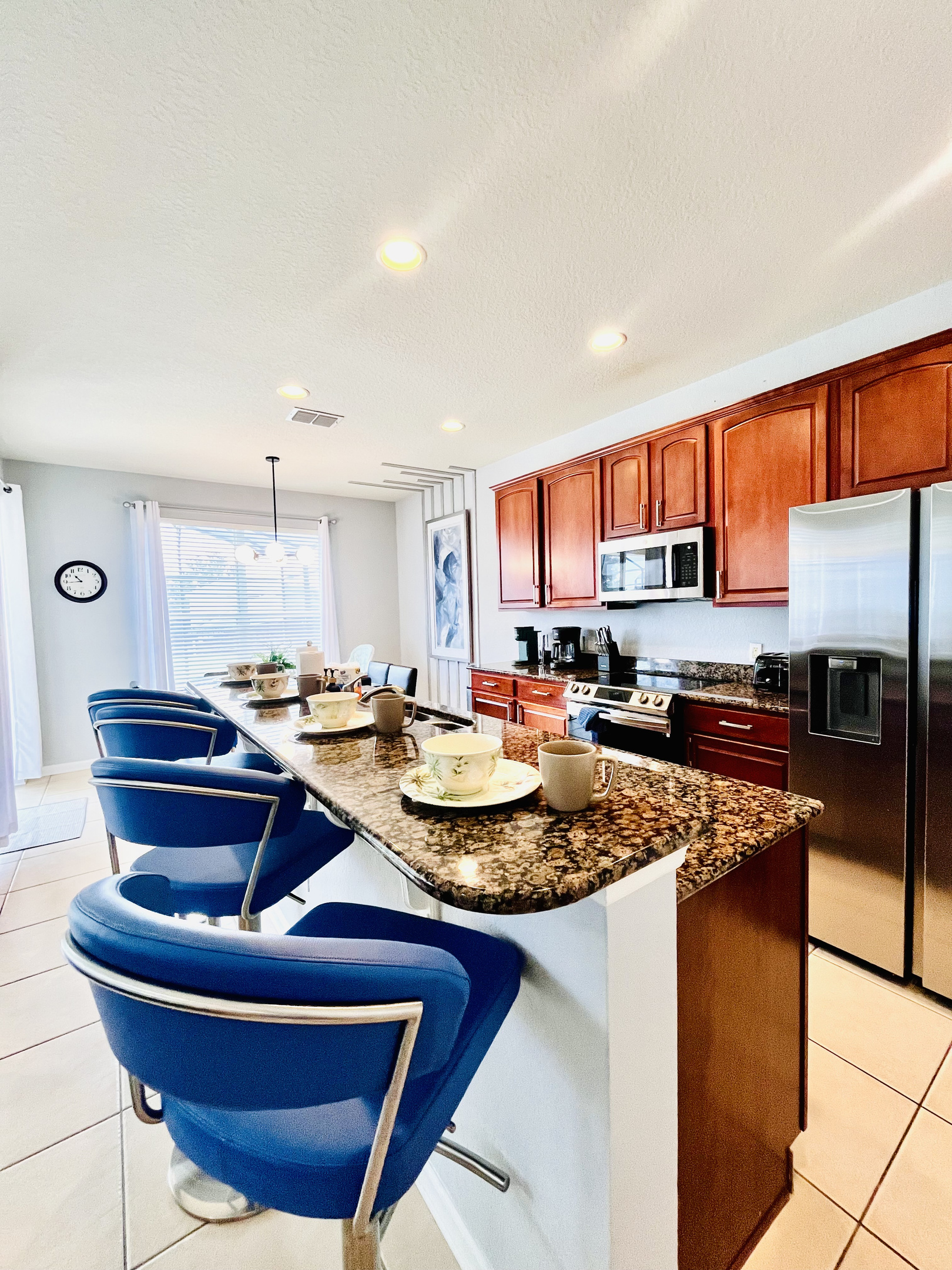 Kitchen island with seating for 4