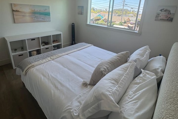 2nd bedroom Queen Bed