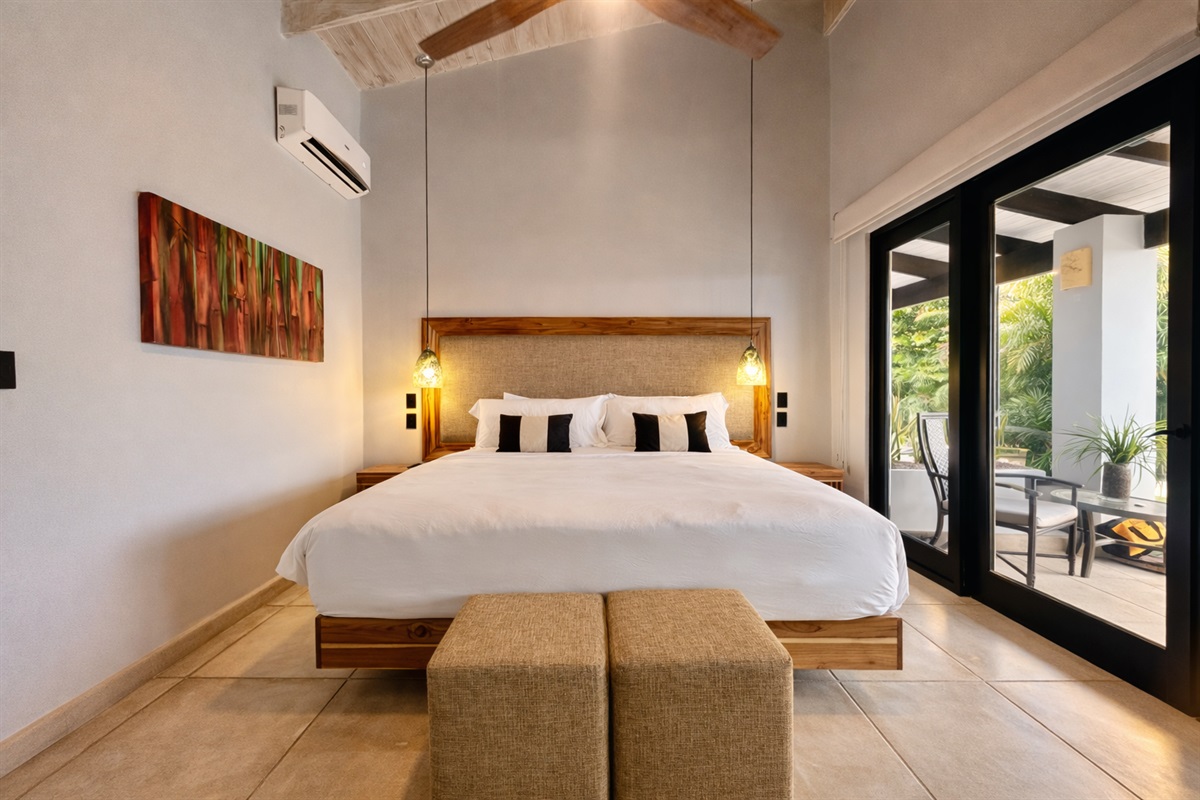 Guest Suite 5 King or 2 Twins 