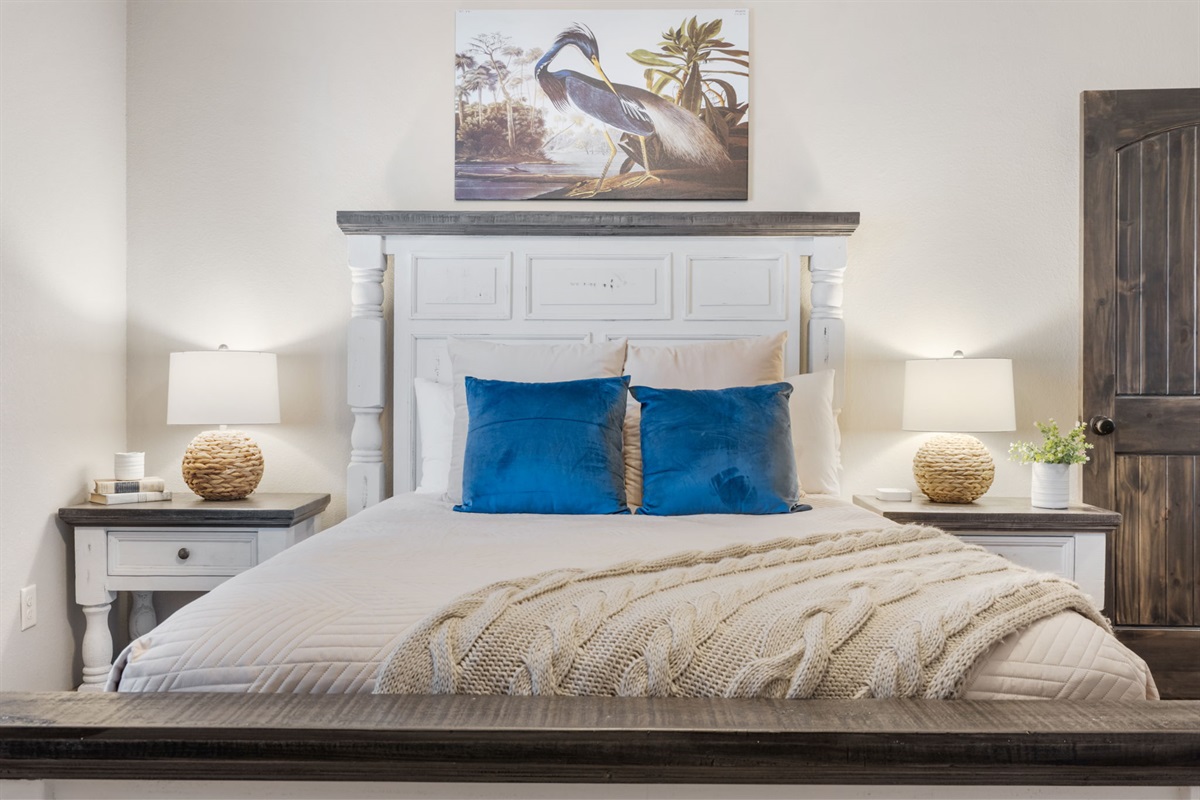 Upper level Queen bed #2