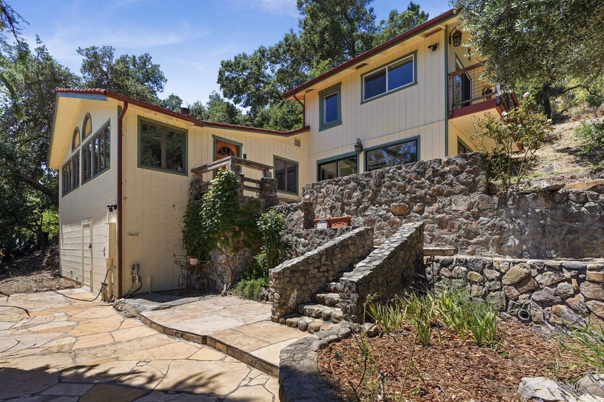 Welcome to your peaceful Calistoga escape