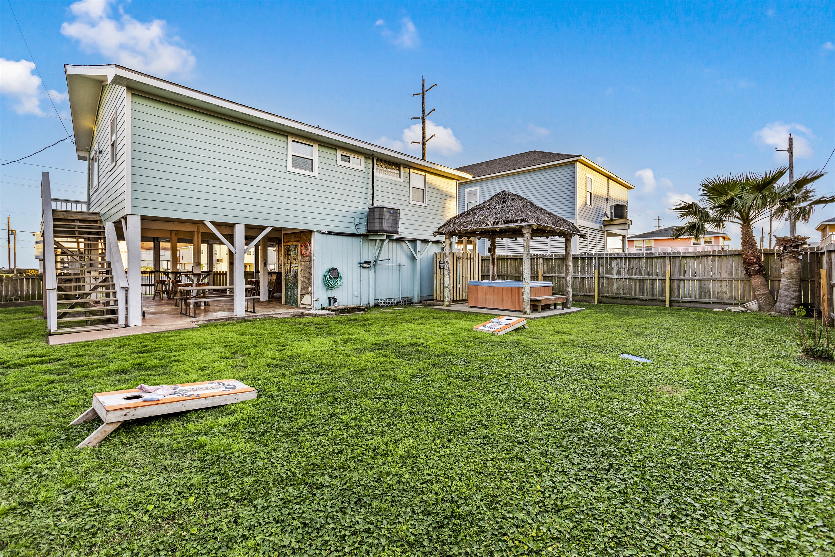 Outdoor living at Lucky's Lookout