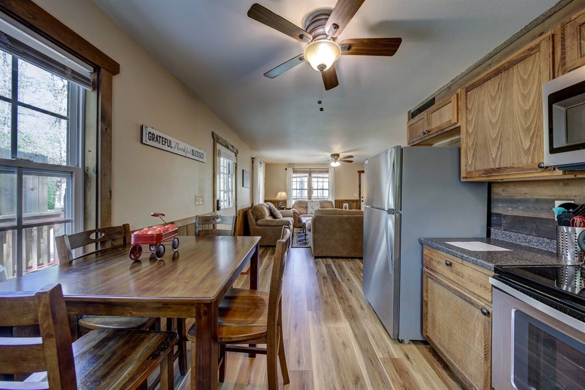 Refrigerator with ice maker