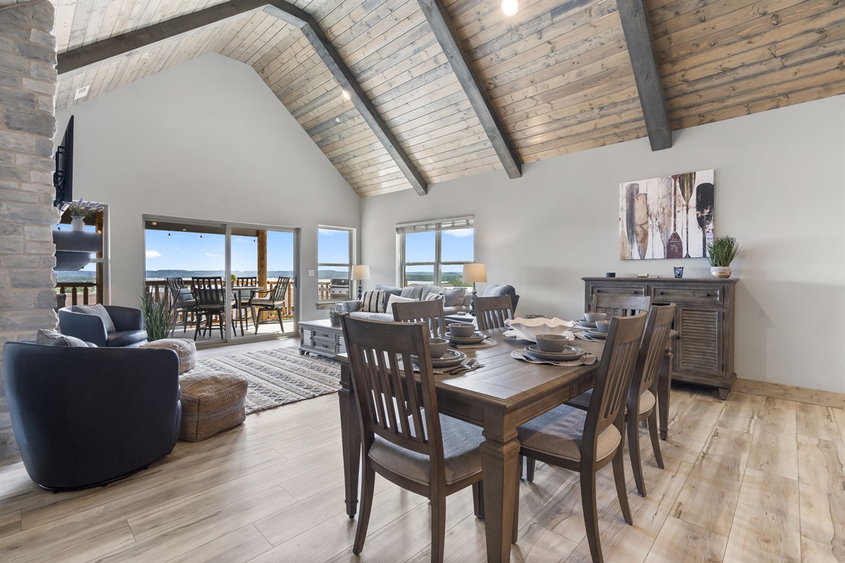 Dining seating for 6