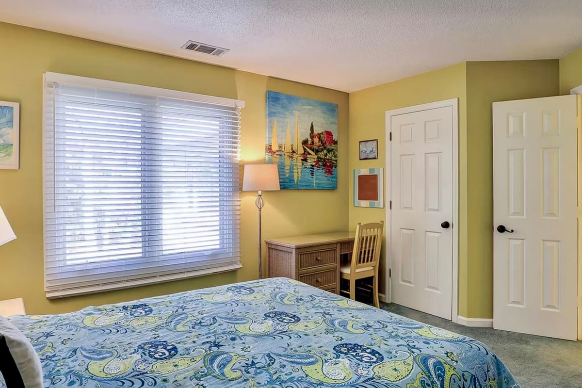Queen bedroom with desk