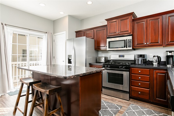 Golden Dome Getaway<>Townhome 1.5 mi To ND, photo 4