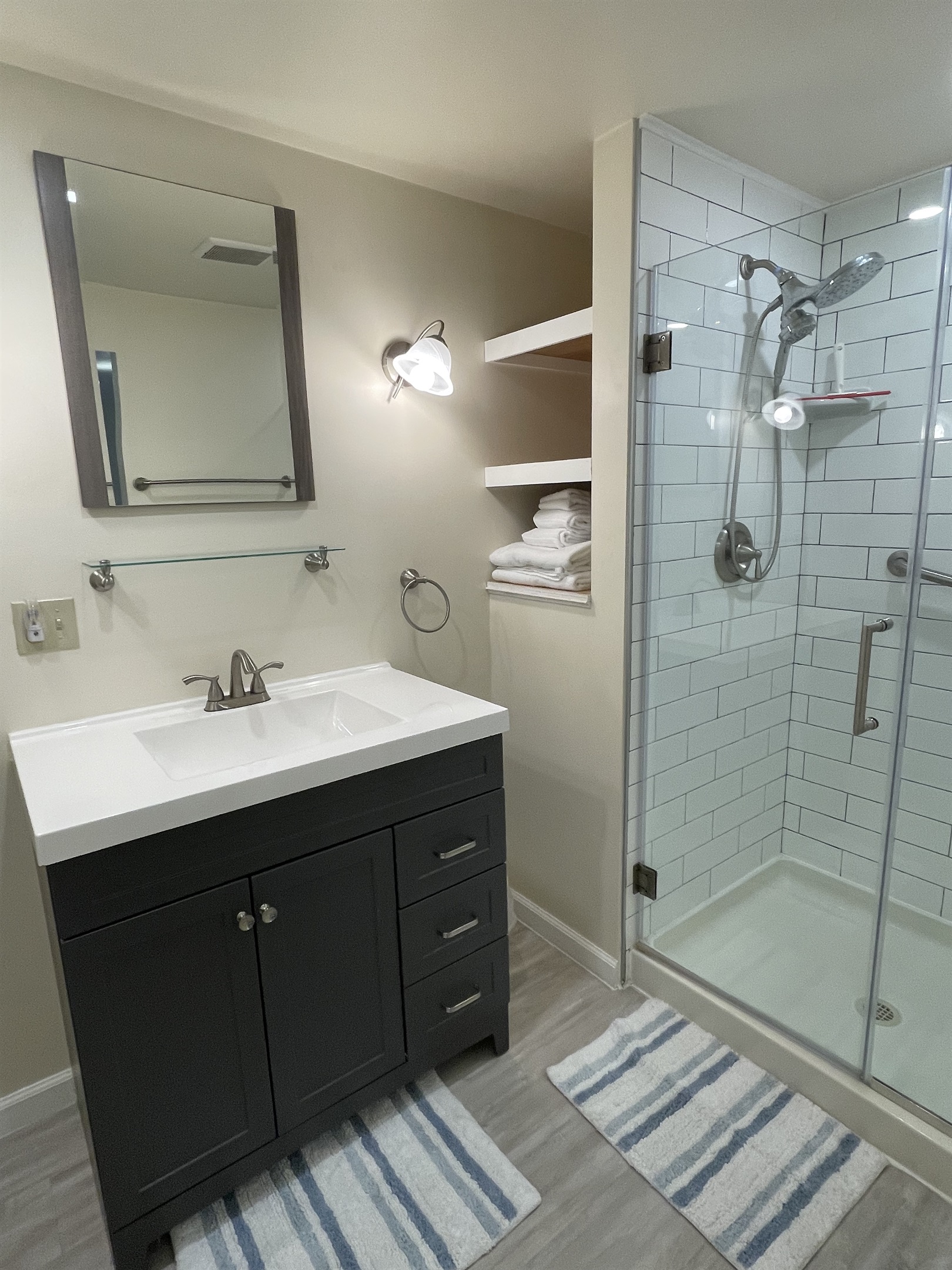 1st floor ensuite bath with shower