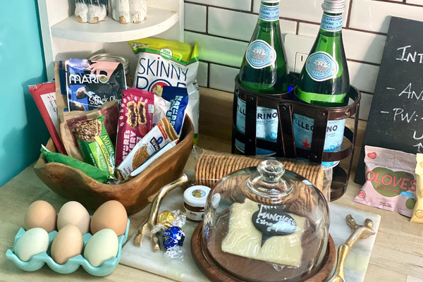 Enjoy Manchego sheep milk cheese, crackers, olives, snacks, chocolates, sparkling water upon arrival.  Next morning: treat yourself to TRUE pasture-raised, organic eggs from our hens. 