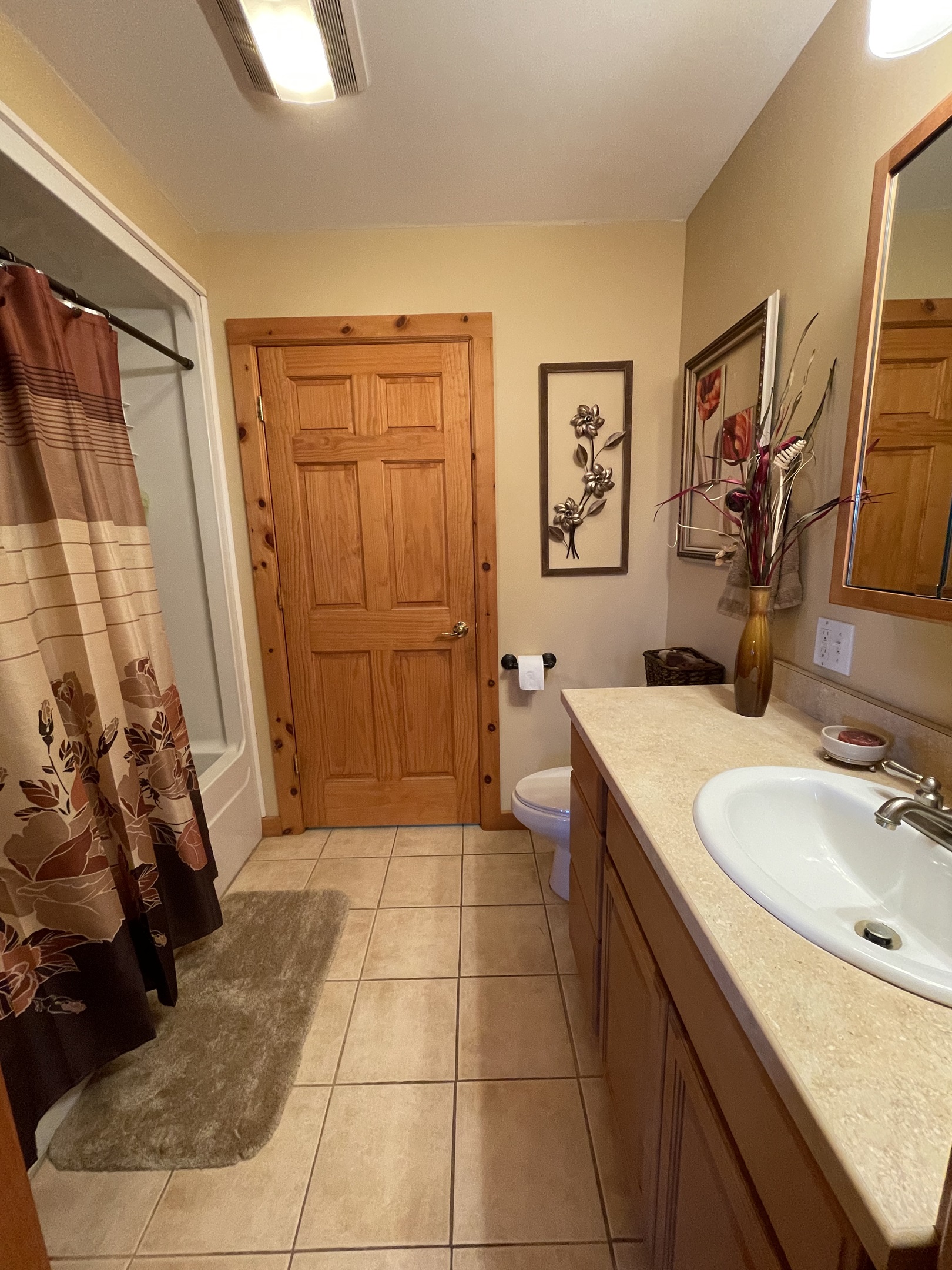 Bath off hallway