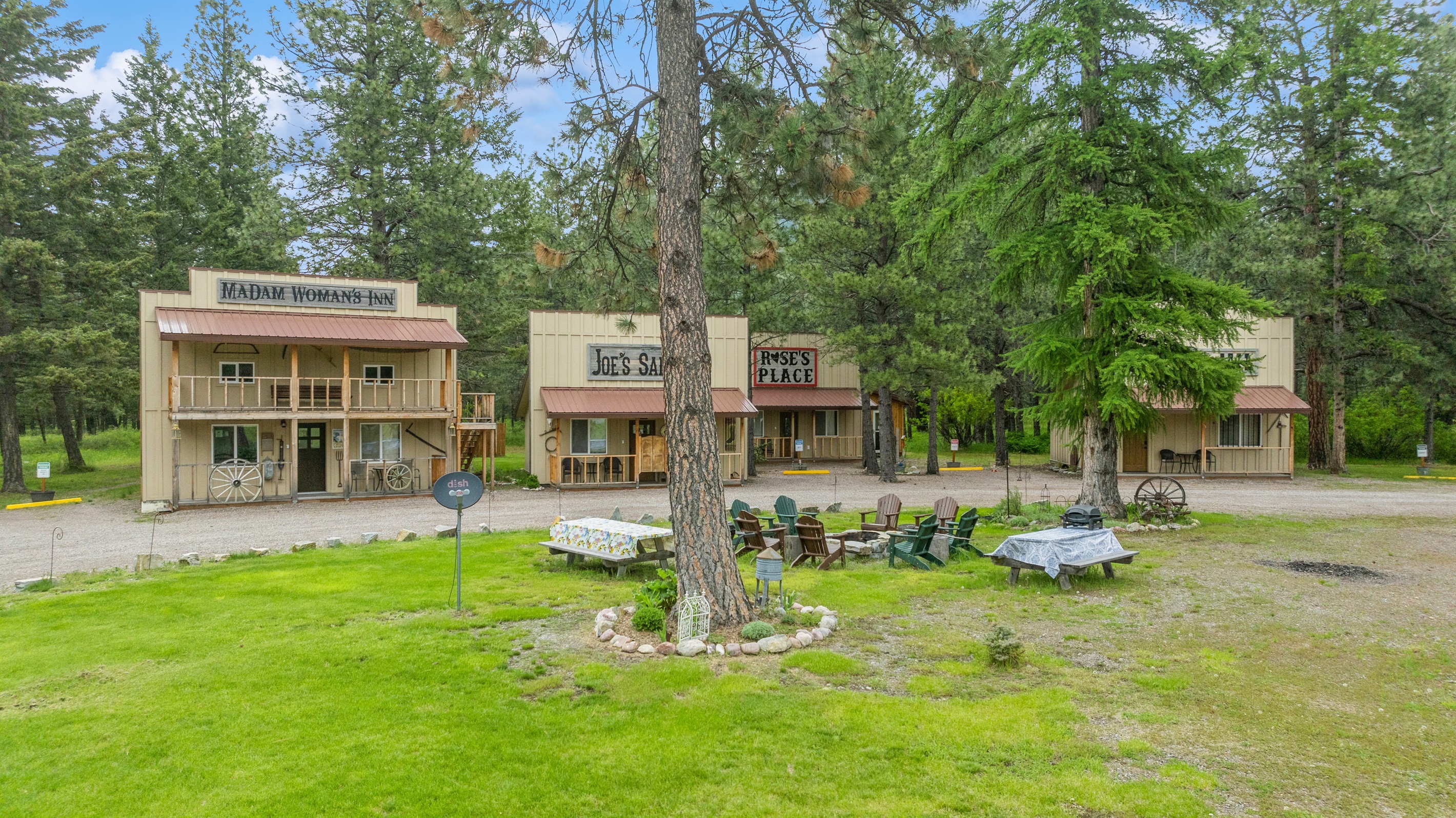 Fort Williasmon Glacier Vacation Rentals