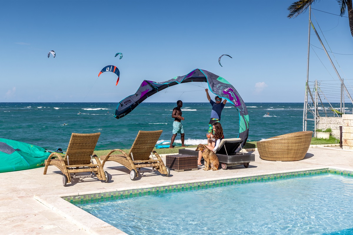 Pool, kitesurf & friends!