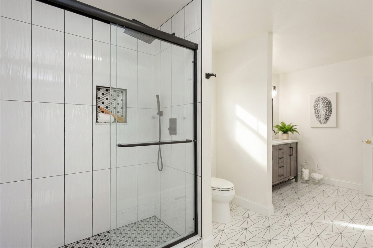 Bathroom 4 - Spa-Inspired Bath – Modern Shower & Elegant Finishes!