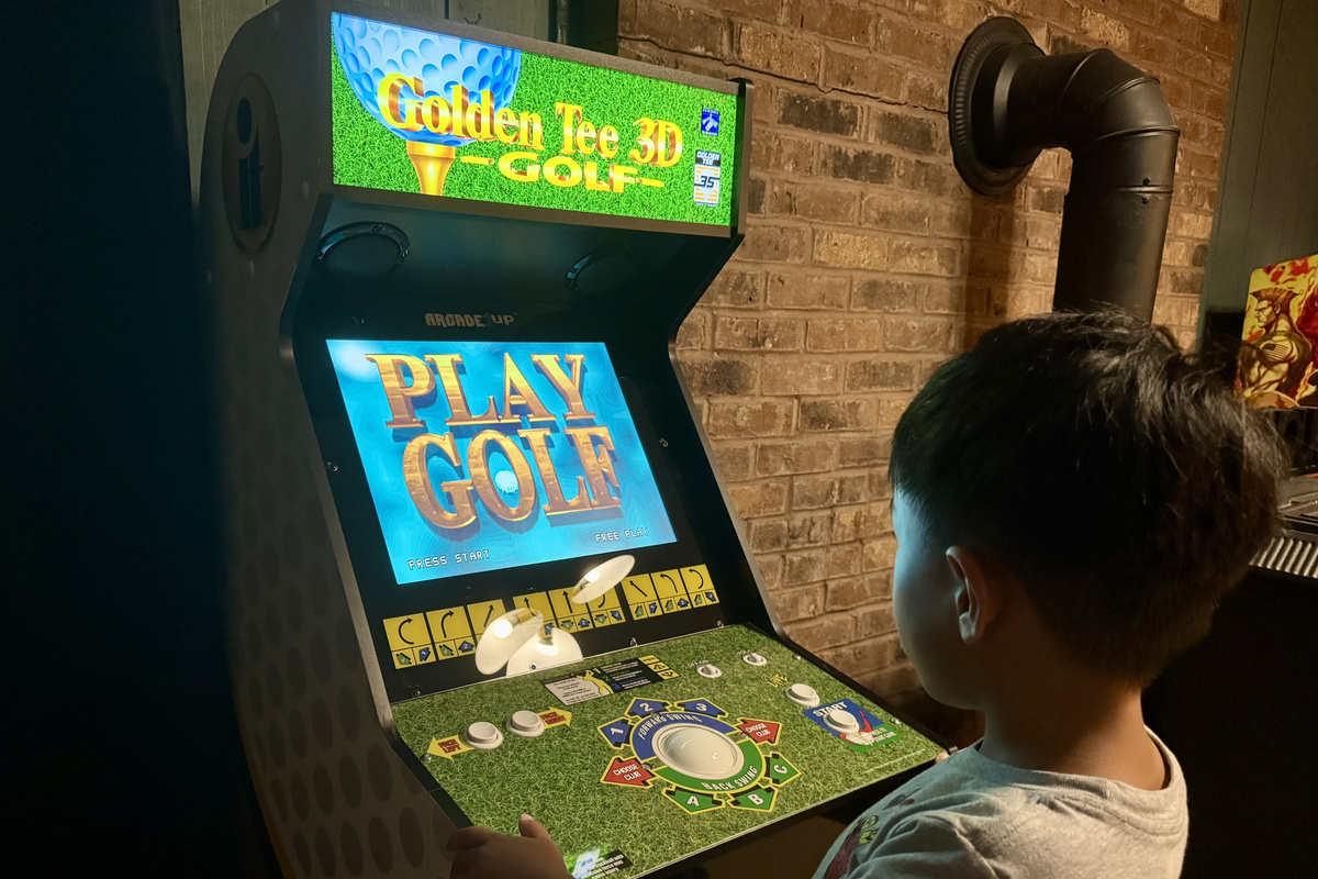 Classic arcade fun — play, compete, and relive childhood joy.