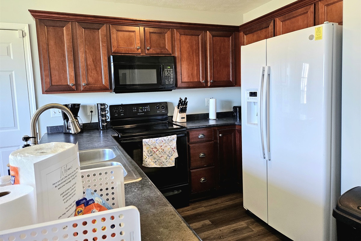 Fully functional space with everything you need for your stay while commuting to Nashville, visiting family, or hanging with friends. Packed with plenty of amenities, our place is sure to be perfect for you! High Speed Wi-Fi included.