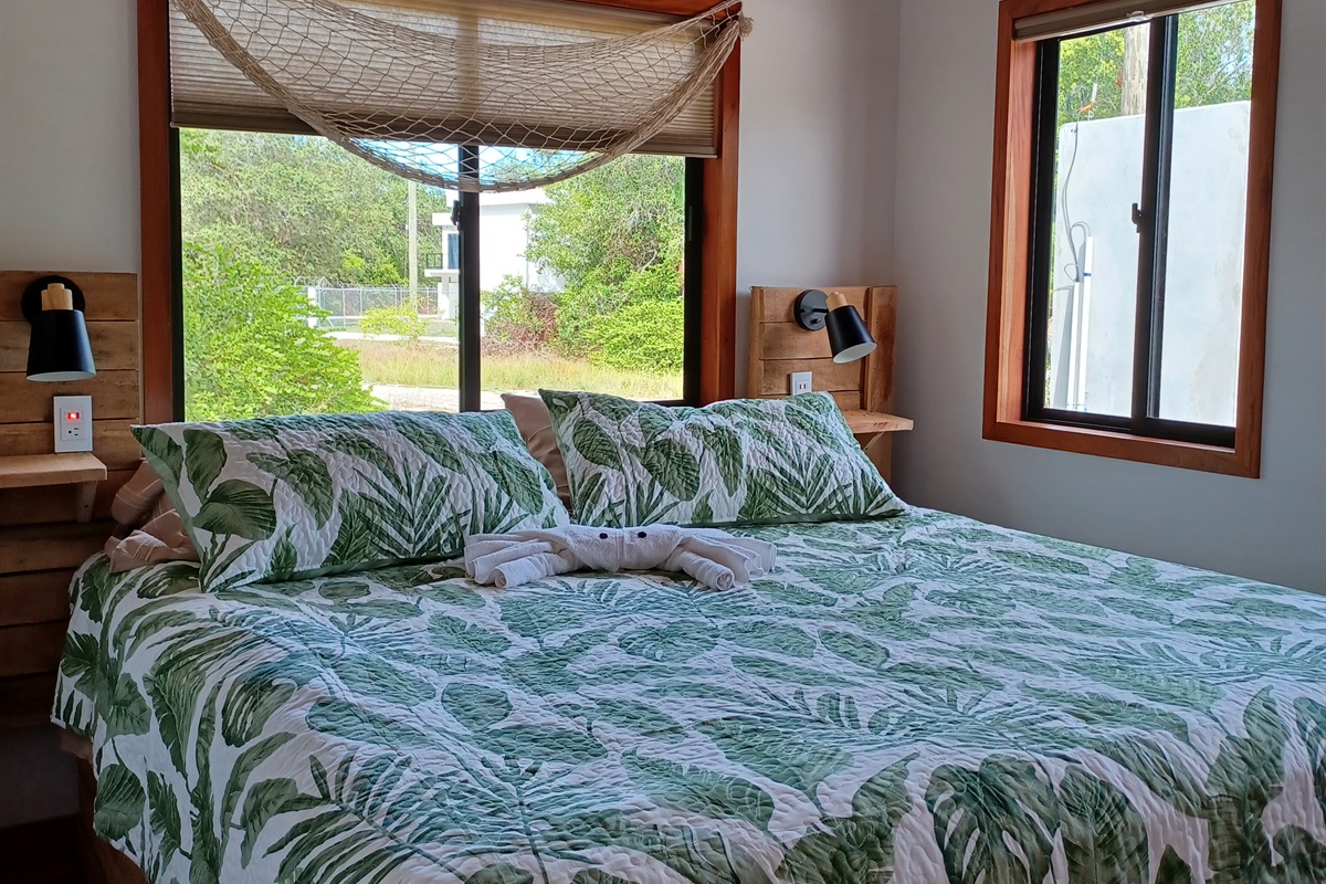 Seahorse bedroom with king bed