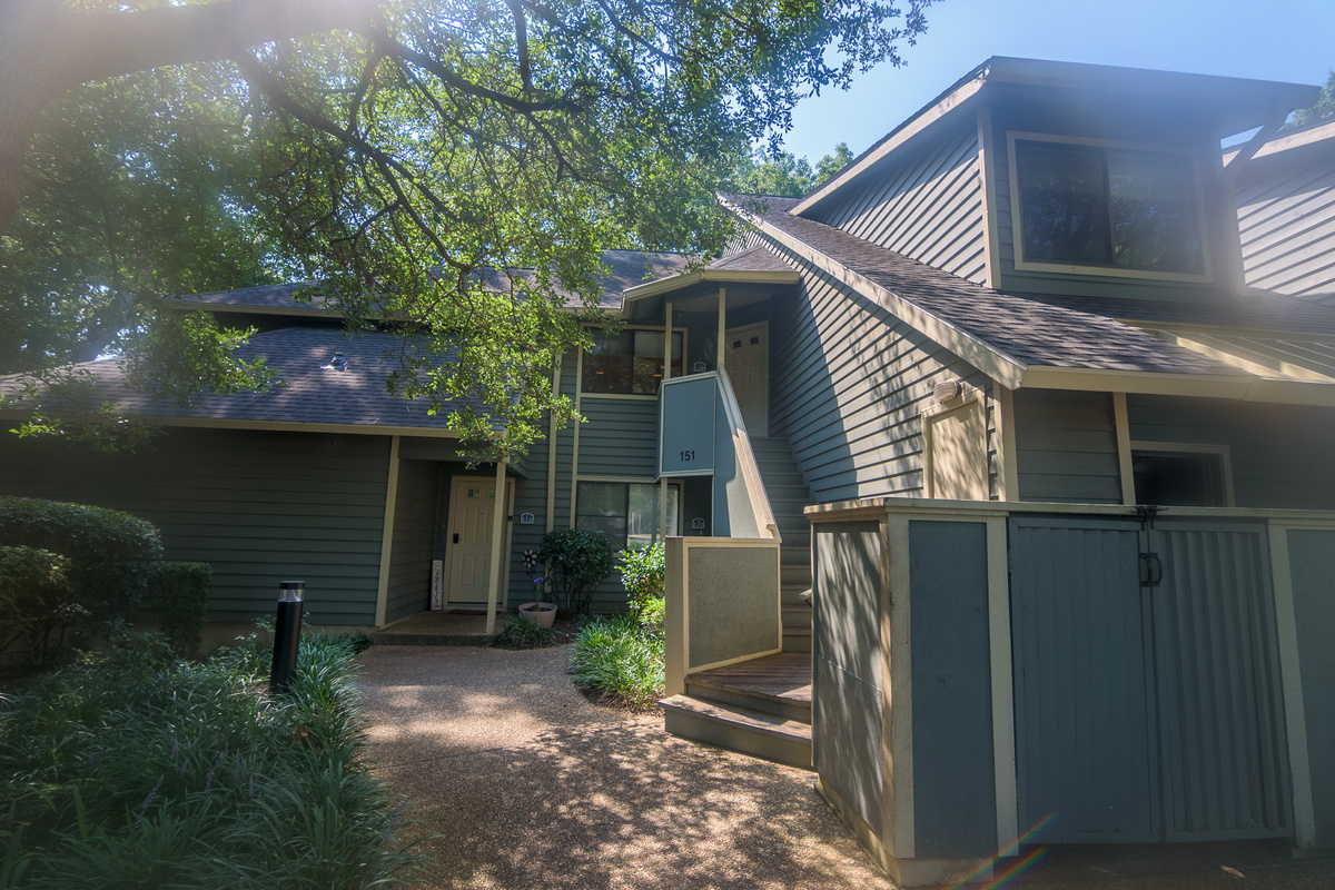Welcome to St. James Place 13D