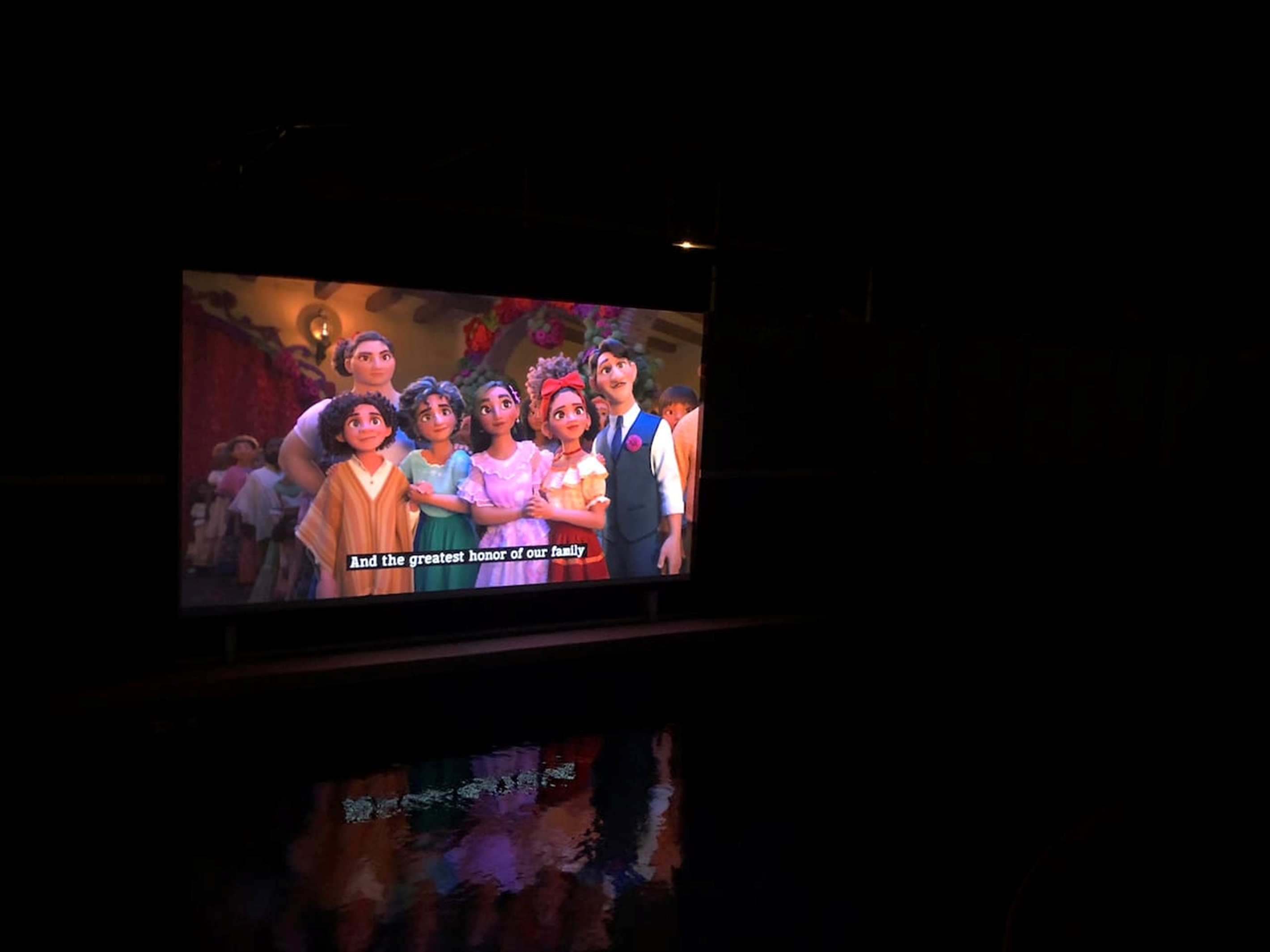 Outdoor poolside cinema, for movie nights under the stars -  it's so much fun!