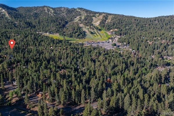 Located at resort level in Upper Moonridge, very close to Bear Mountain Resort