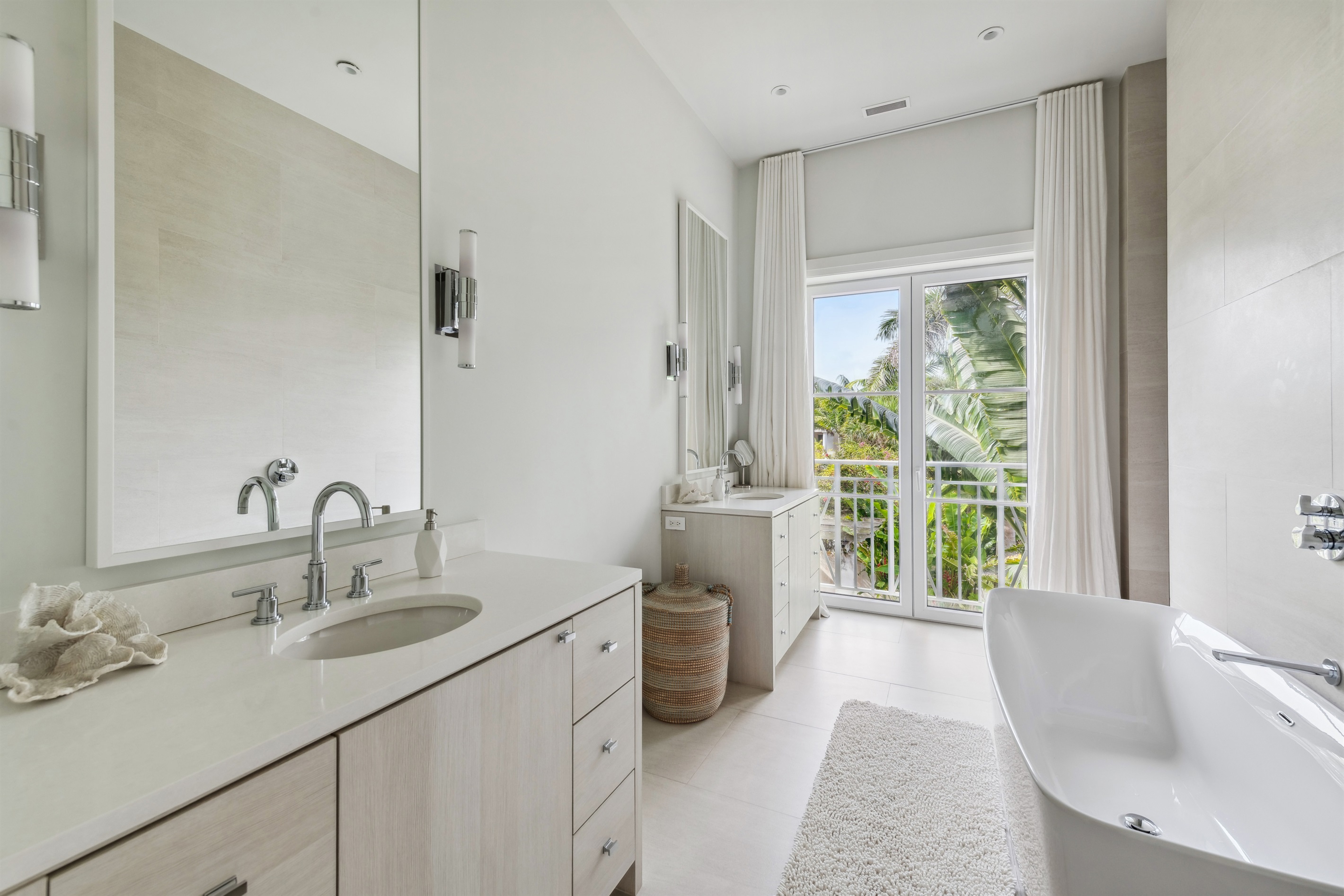 On Beach Time; 2nd Floor Master En-Suite