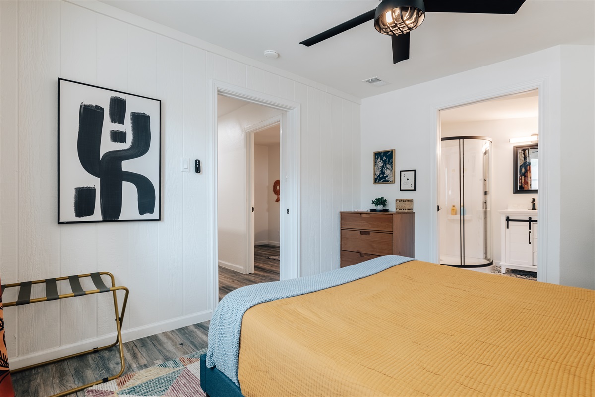 Master bedroom: Spacious retreat with comfy memory bed,natural light, real plants, black out curtain, ensuite full bath for restful nights