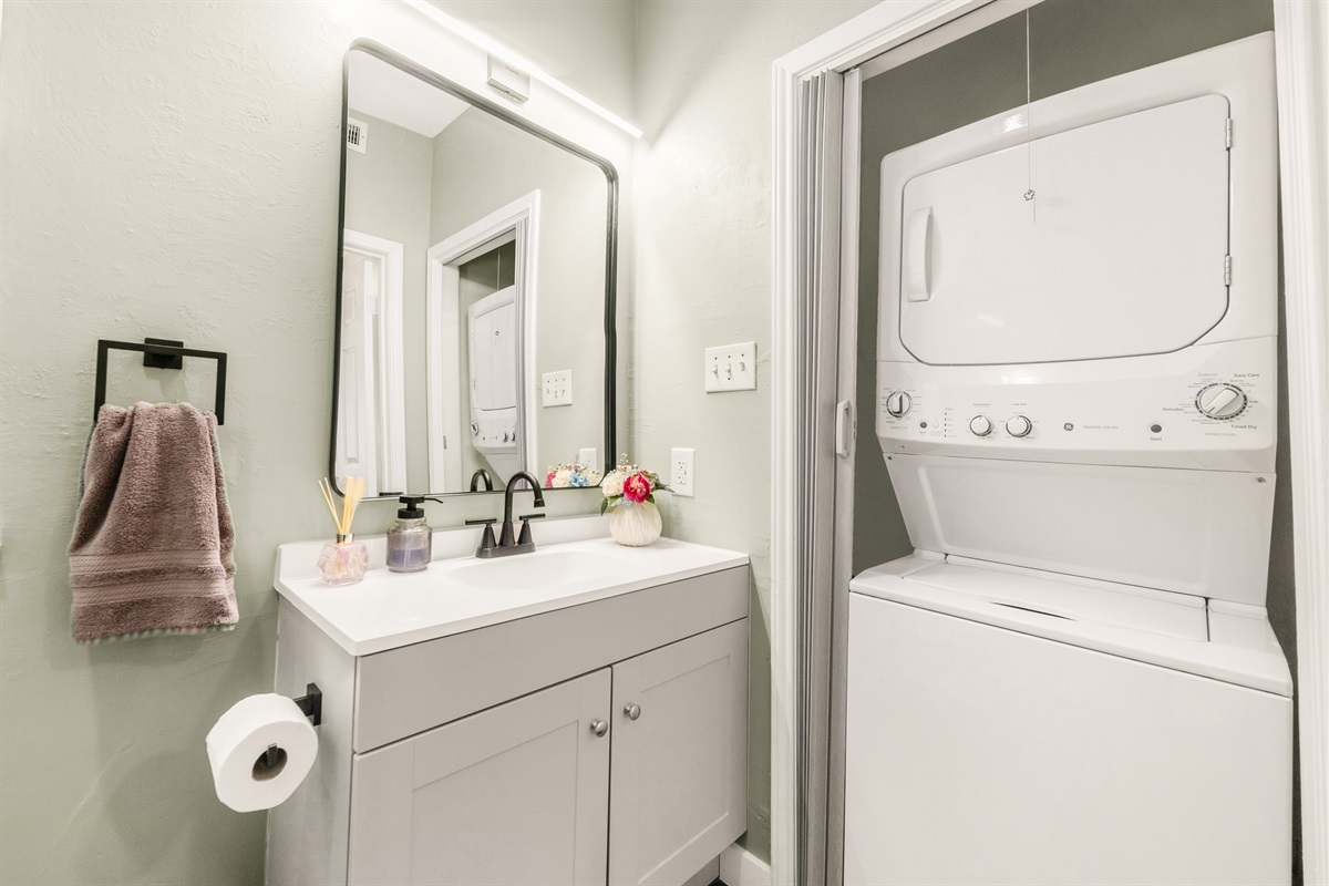 Washer/Dryer area