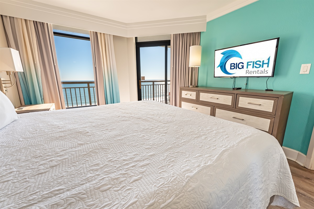 Stunning Bedroom Beautifully Decorated with Amazing Views 💫✨