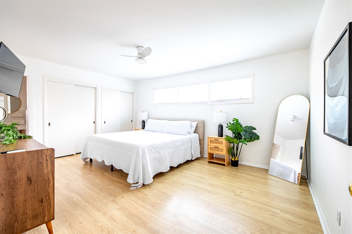 Bedroom #1: King Bed with TV & En-Suite Bathroom
