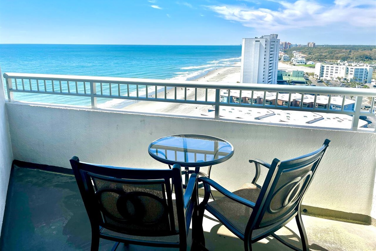 Sit out and enjoy the (almost) endless views down the beach as well as the Ocean - all from your penthouse unit. Can also look down at Ocean Annies Beach Bar and enjoy listening to the music nightly (weather permitting).