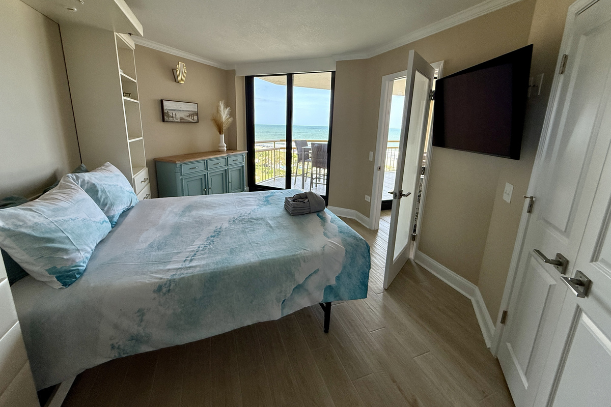 Queen Guest Bedroom w/65" Smart TV