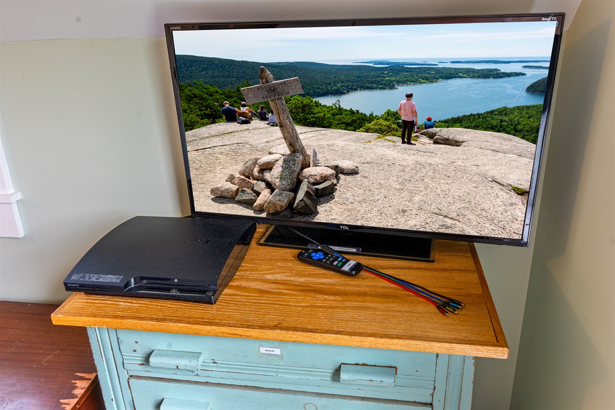 The ultimate tech-ready retreat. The Acadia Room now features a private Roku TV and PlayStation 3 for late-night gaming. Includes a multi-device charging station—all with a literal view of the Acadia Mountain summit out your window.
