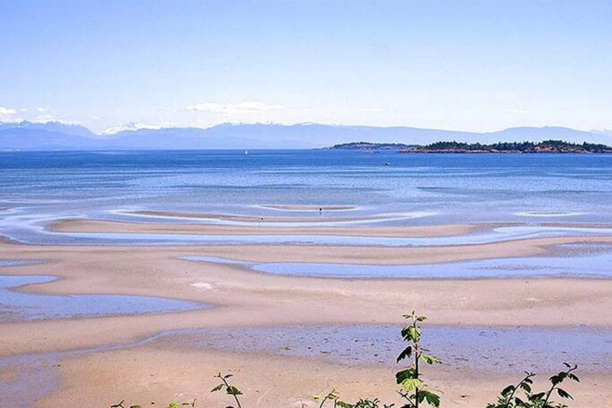 Stunning Rathtrevor Beach!