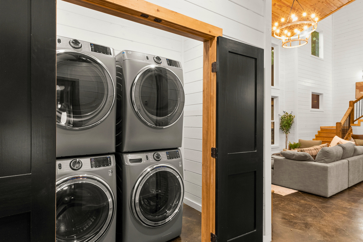 A well-equipped  laundry room for a comfortable and efficient chore experience!