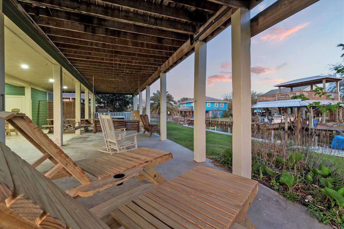 9604efcfcc8c46b2831dd0631ed0008c Large | Beachhouse | Texas | TX | Vacation Homes | Galveston | Crystal Beach | Kokomo | Breezy Days | Beachfront Elegance | Sunrise Serenity | Southern Sands Property Management, LLC