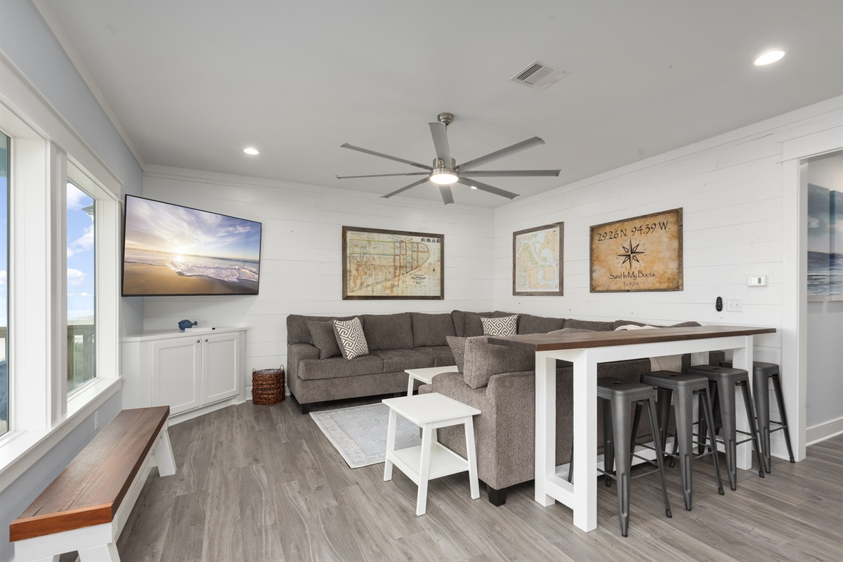 960872fe775f4e7c8a5b96a971ed4255 Large | Beachhouse | Texas | TX | Vacation Homes | Galveston | Crystal Beach | Kokomo | Breezy Days | Beachfront Elegance | Sunrise Serenity | Southern Sands Property Management, LLC