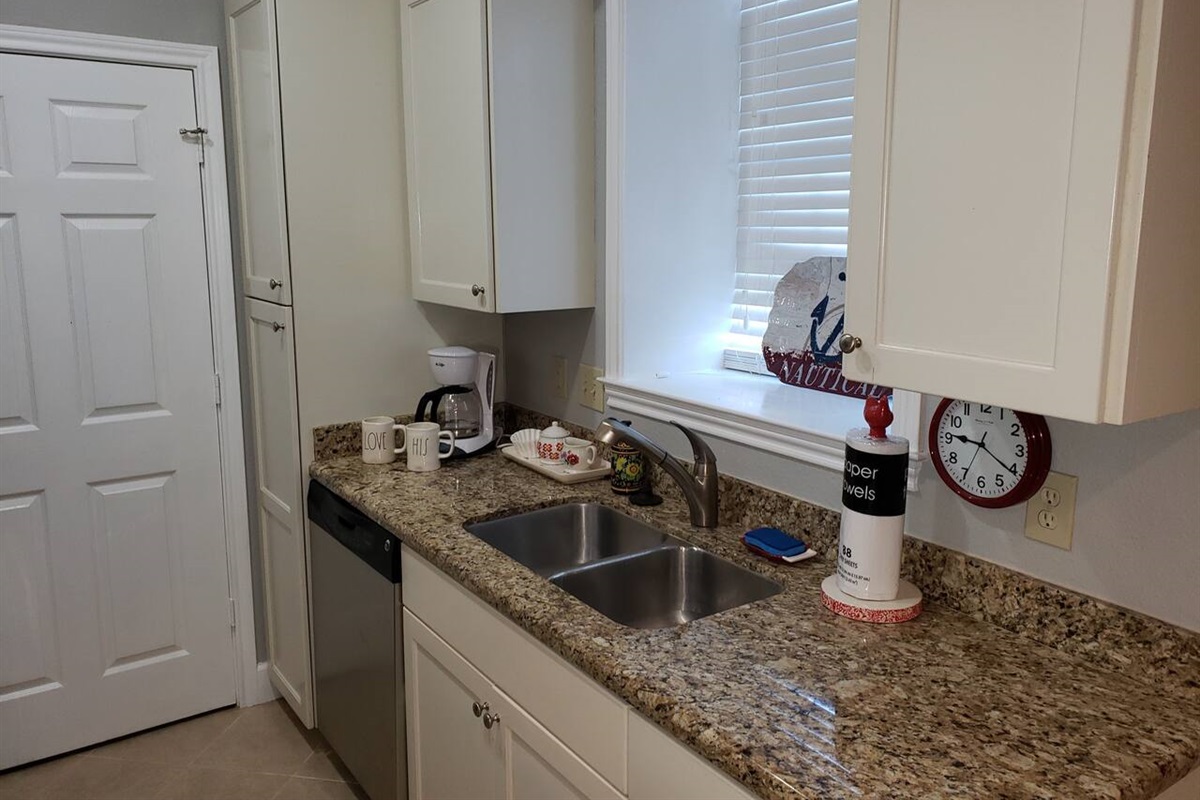 Poolside 1 Bedroom Cabana 412 Team Mamo Realty, Inc.