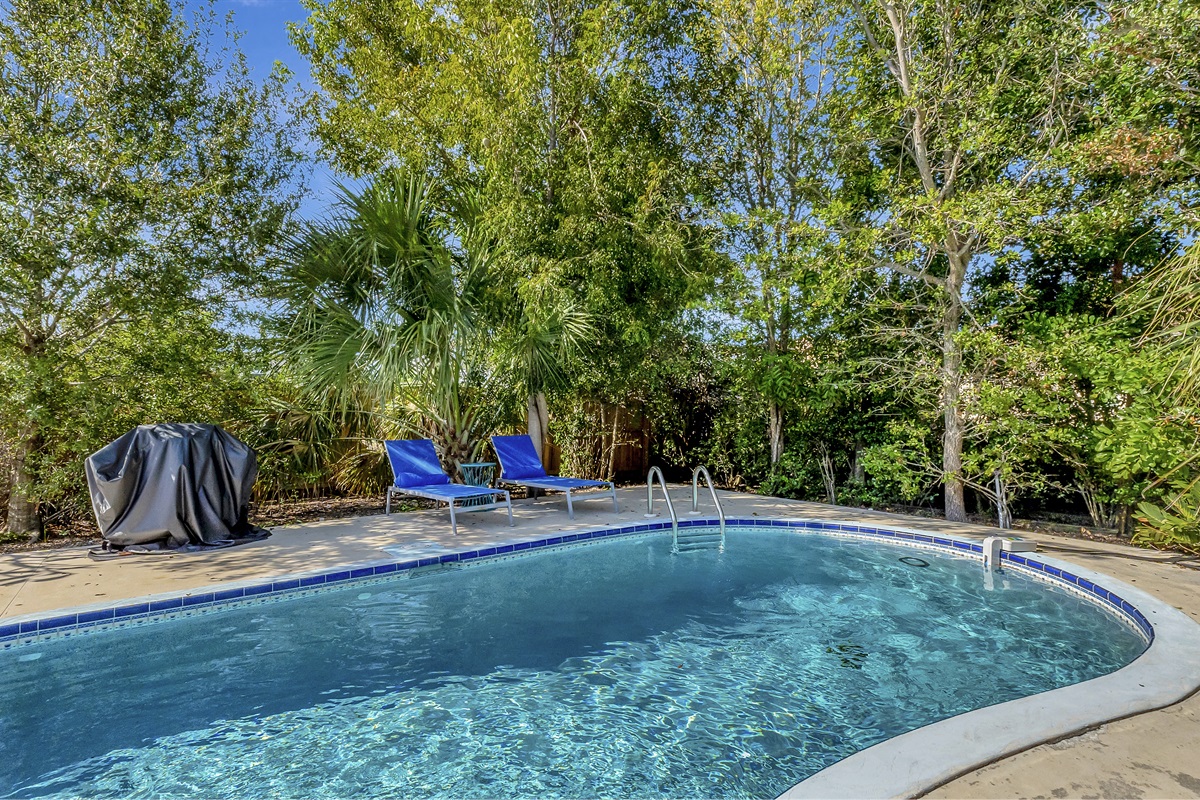 Get up early to claim your lounger!
