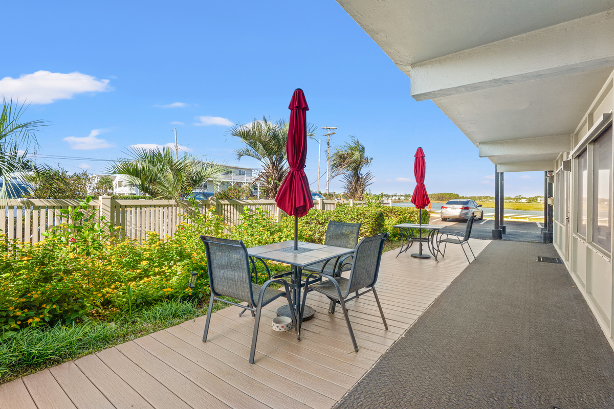 Outdoor Bistro table with Umbrellas for Afternoon Shade