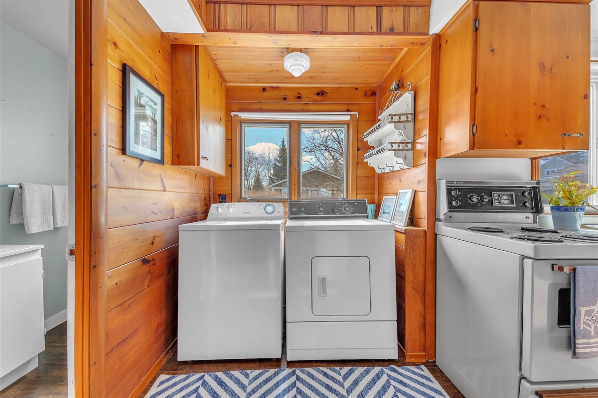 9615eaf405314d83b7f71c208e62d516 Large