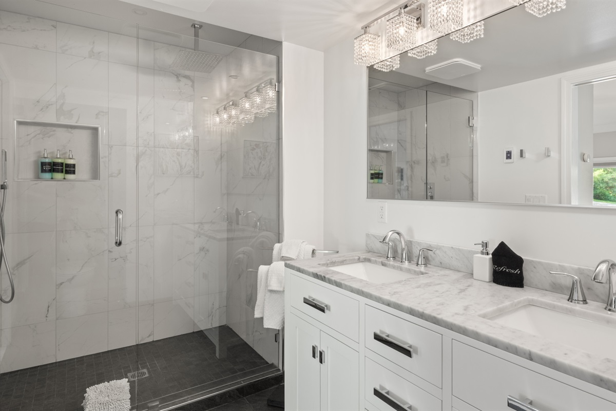 Ensuite guest bathroom