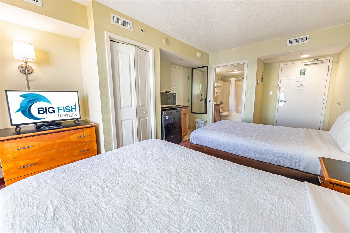 Room with Stunning Views🌊☀️