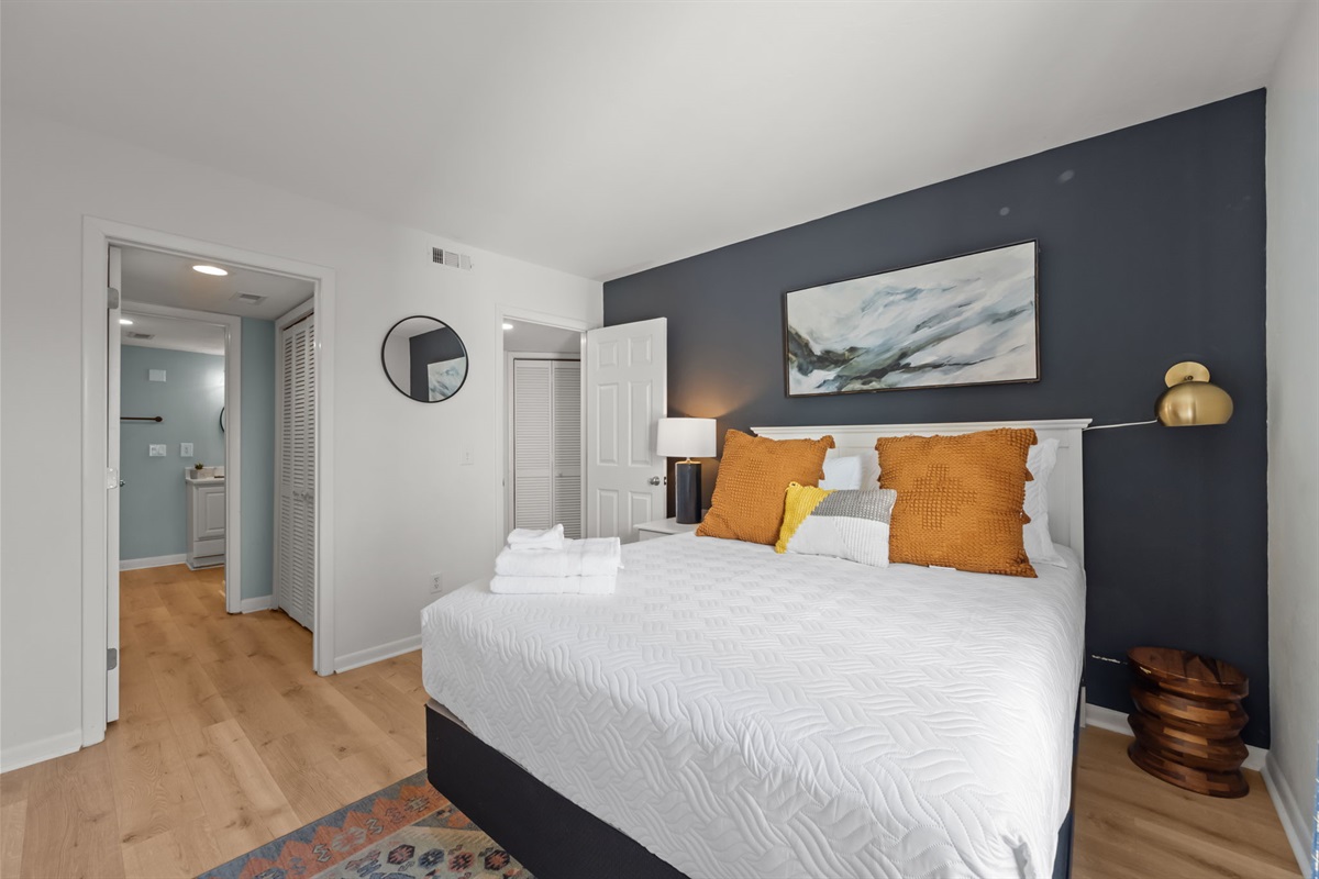  Stylish bedroom retreat + private bath
