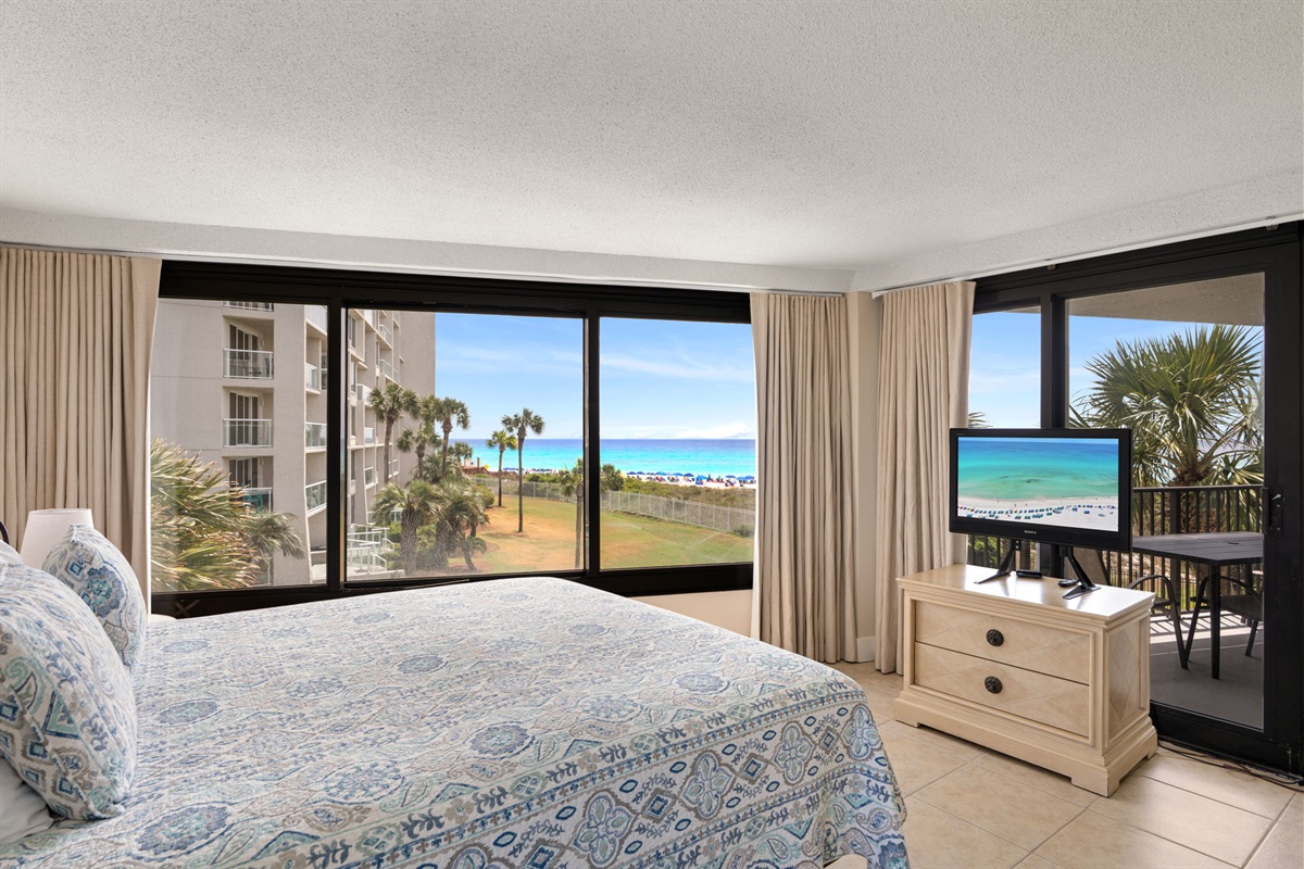 Looks out to Beach
