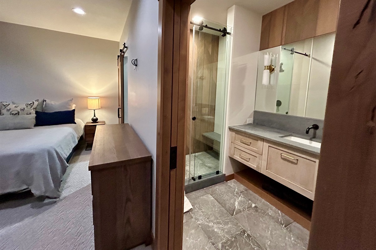 Main Floor 2nd Bedroom ensuite bathroom