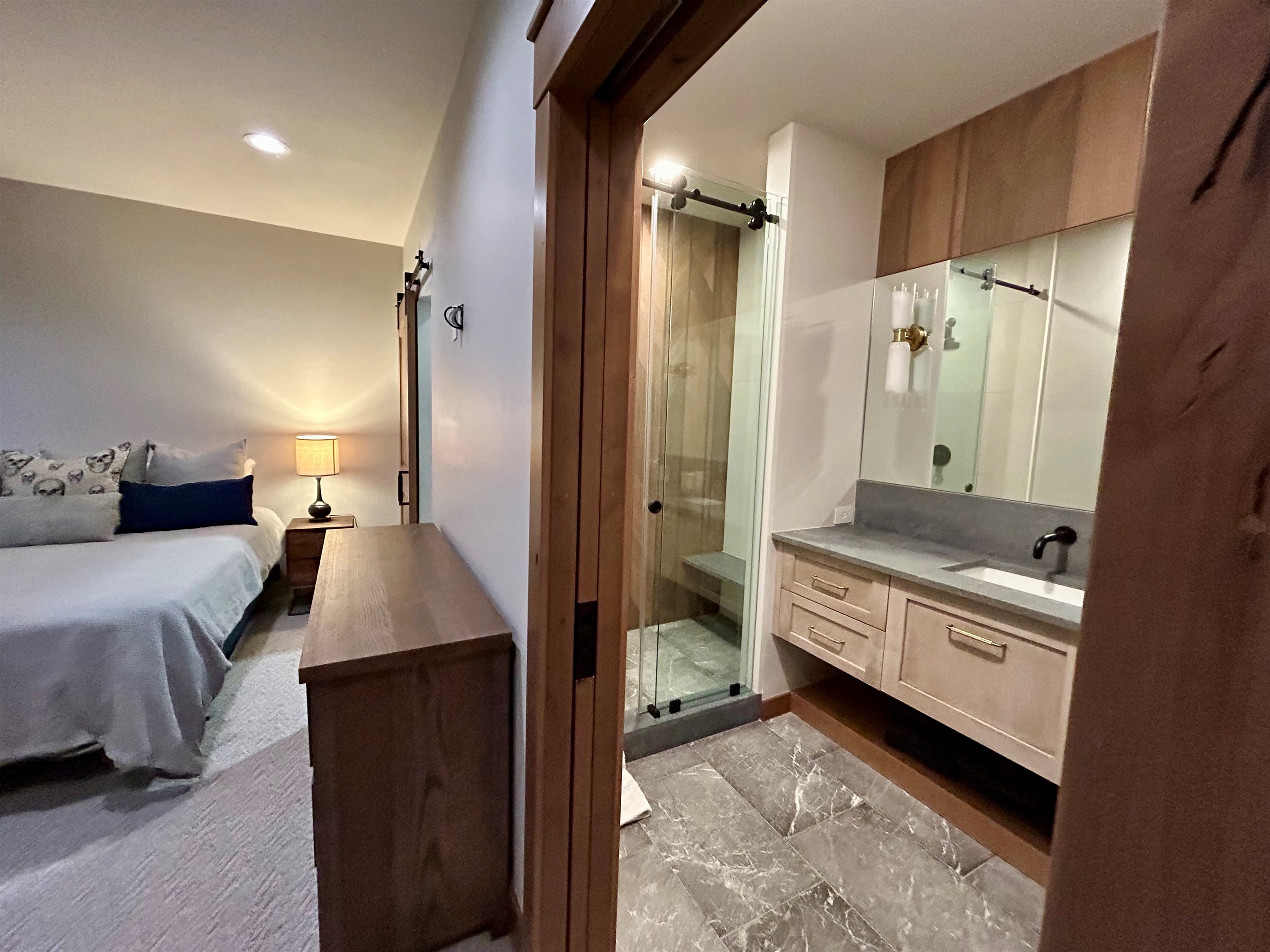 Main Floor 2nd Bedroom ensuite bathroom