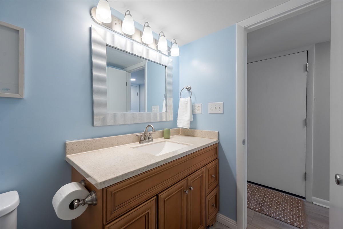 Hallway bathroom's vanity