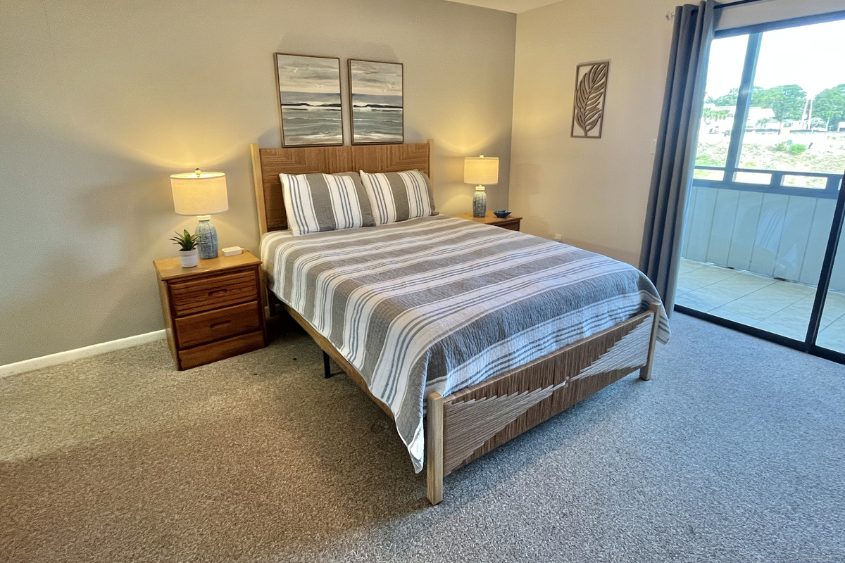 Master Bedroom w/ Private balcony