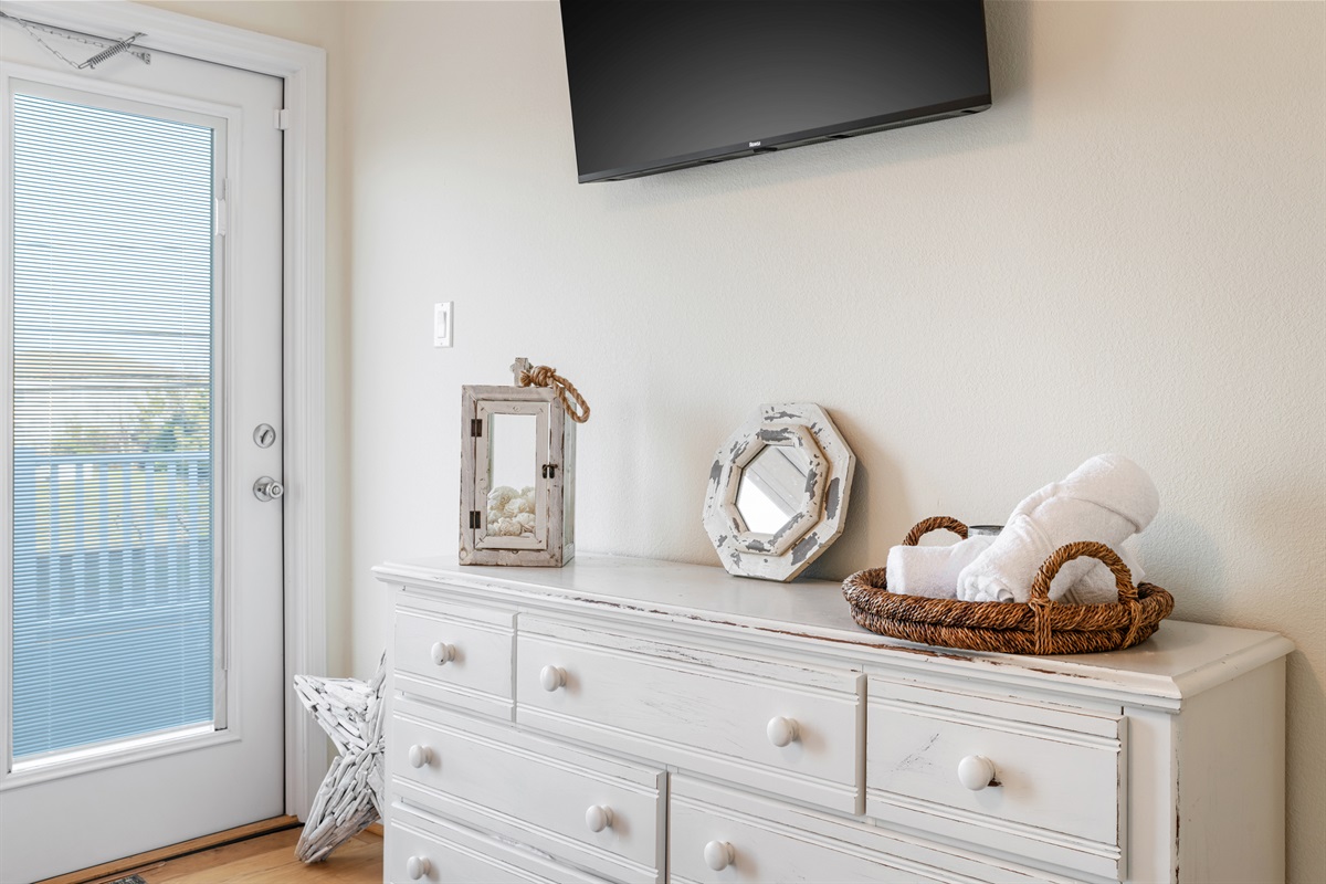 Ocean Mist Room - Queen Bed