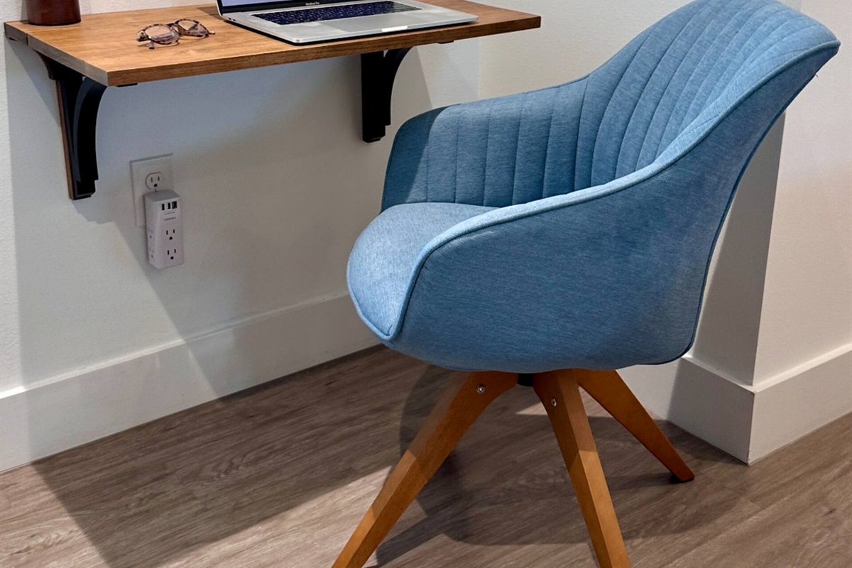 Master Bedroom's Working Space