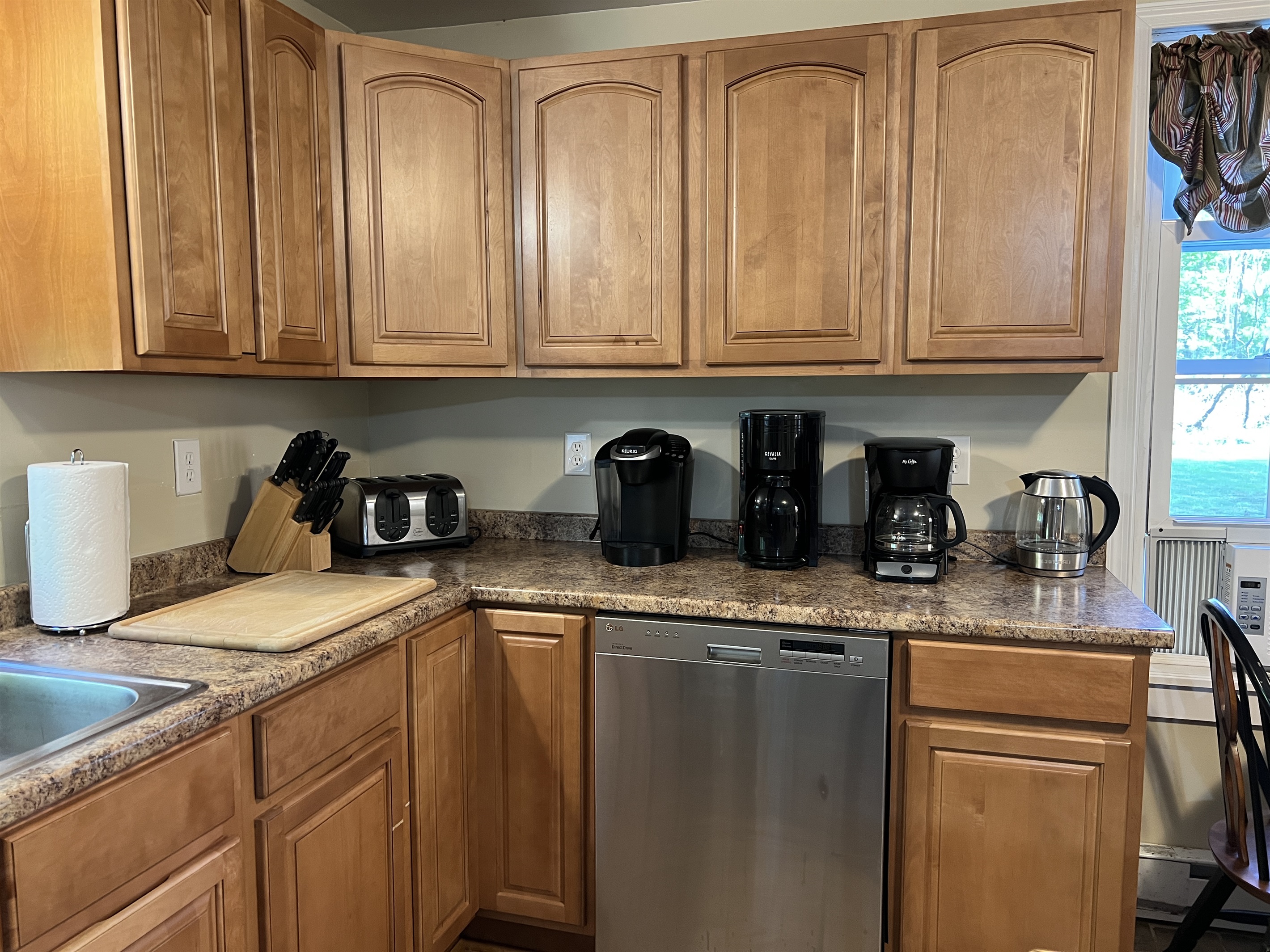 Kitchen appliances to spare! Make a meal for you whole group.
