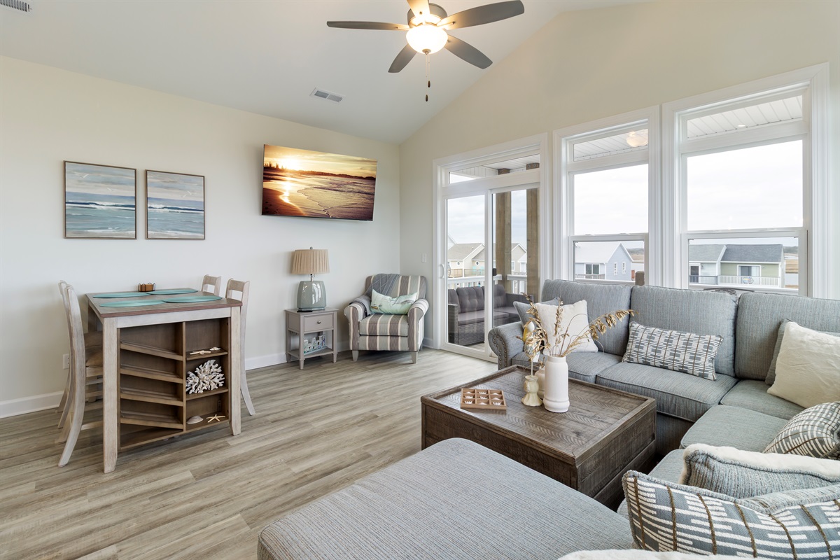 Beautifully designed new home in North Topsail!